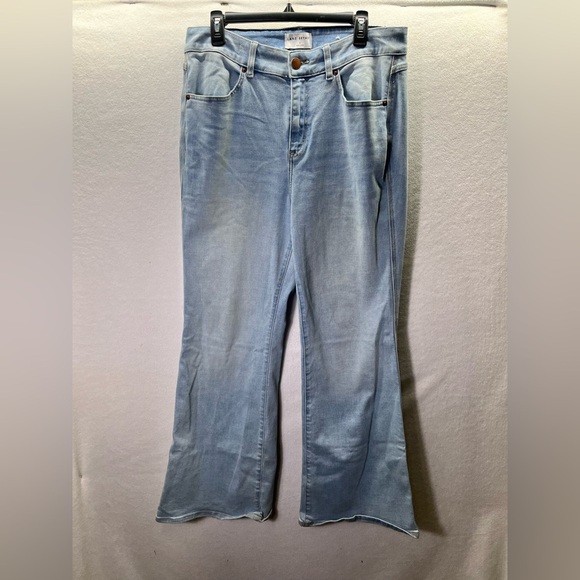 Lane Bryant Flex Magic Curvy Fit High Rise Flare Jeans Womens 16W Denim 2413 - Picture 1 of 11